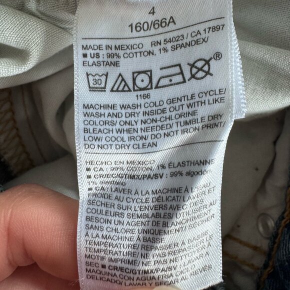 NWT Old Navy Extra High Rise Curvy Wide Leg Jeans, Size 4 - Picture 8 of 8